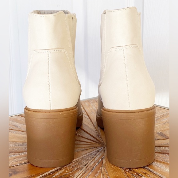 NWT Size 10 Just Fab Water-Resistant Booties in Birch White - Picture 4 of 13